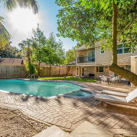 Bright And Spacious Home For W Pool -Over 30 Nights-